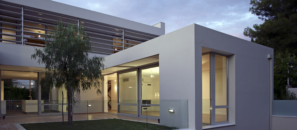 Συγκρότημα 3 κατοικιών με αίθρια