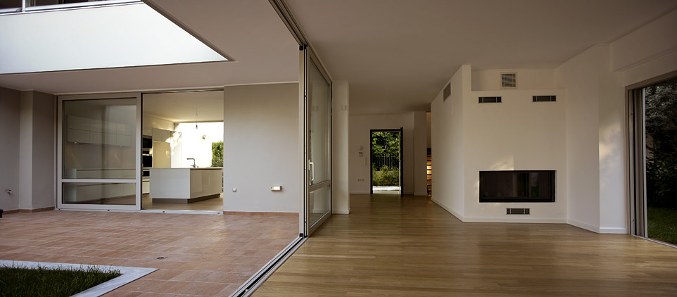 Συγκρότημα 3 κατοικιών με αίθρια