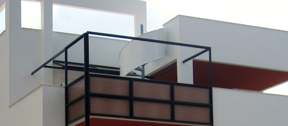 Συγκρότημα 6 κατοικιών με 2 υπόγεια