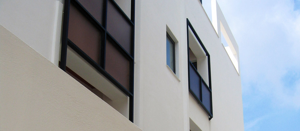 Συγκρότημα 6 κατοικιών με 2 υπόγεια